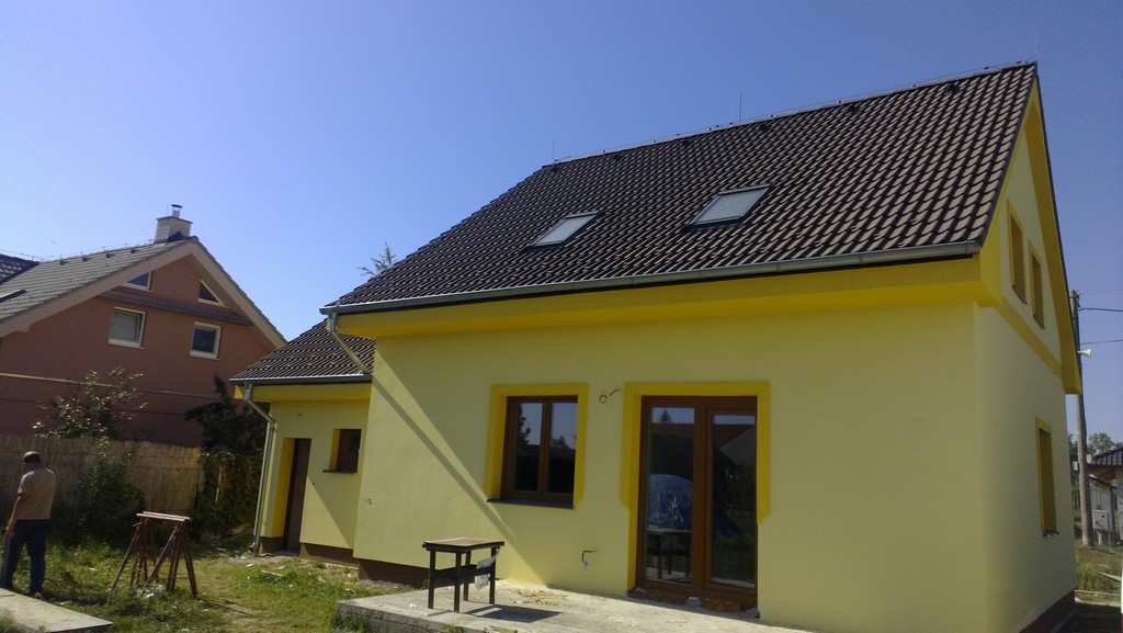Stavebná spoločnosť QUATTRO-H - práce na fasáde rodinného domu v obci Oľdza v 2017