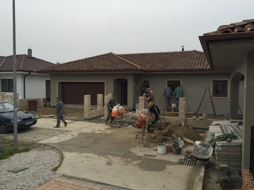Stavebná spoločnosť QUATTRO-H - výstavba rodinného domu